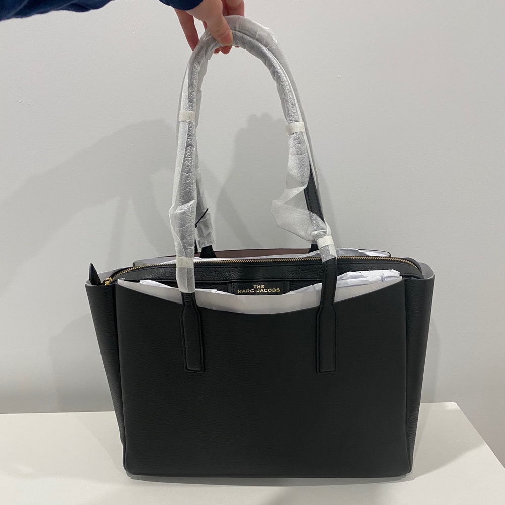 the marc jacobs tote handbag